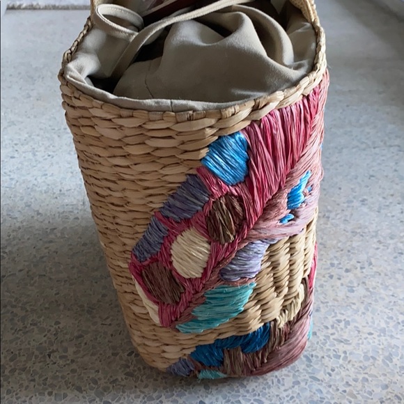 Beautiful straw tote - Picture 8 of 9
